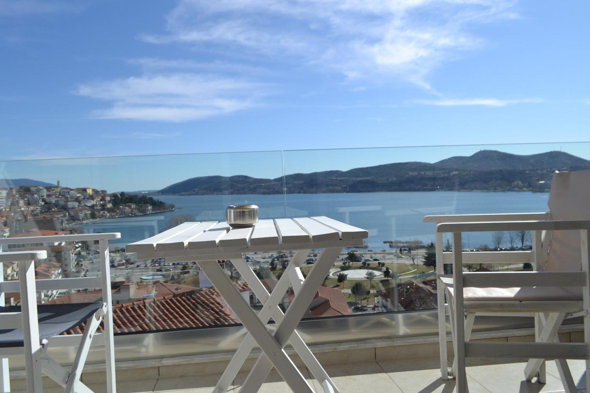 Calm Lake Balcony Костур Екстериор снимка